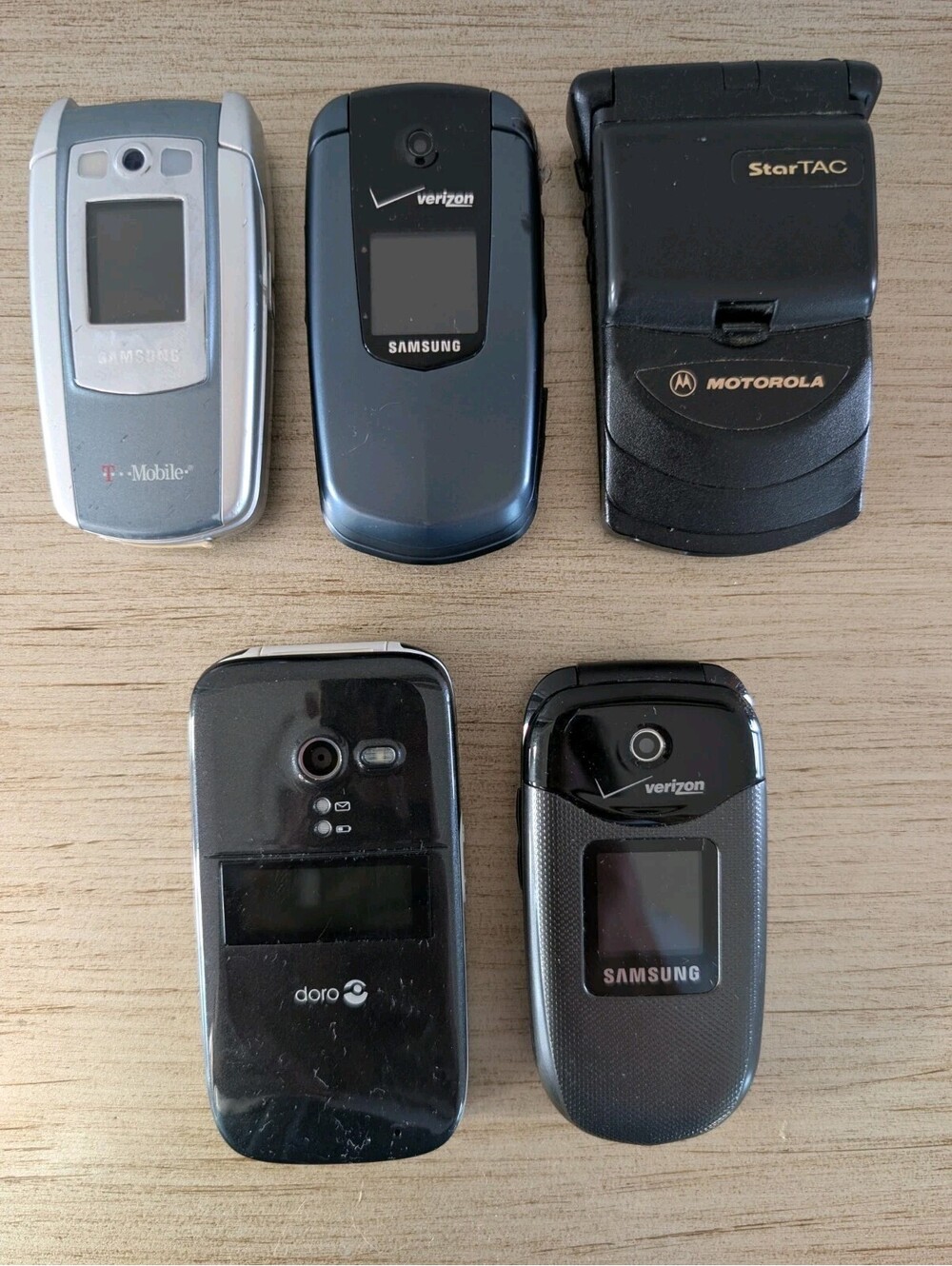 Lot Of 5 Vintage Flip Phones Samsung Motorola Nostalgia Parts Props 90s Y2K